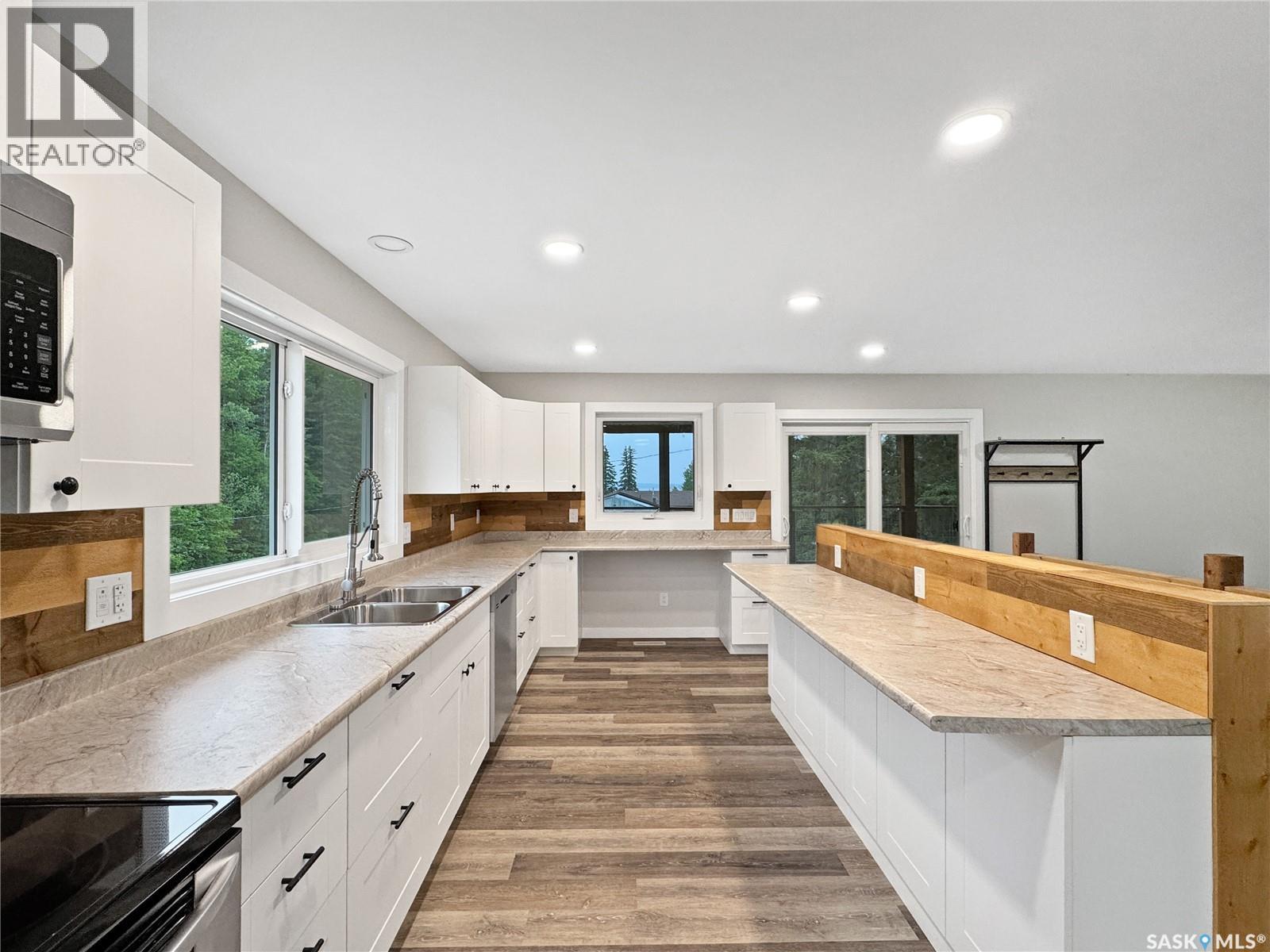 720 Railway STREET - 11
