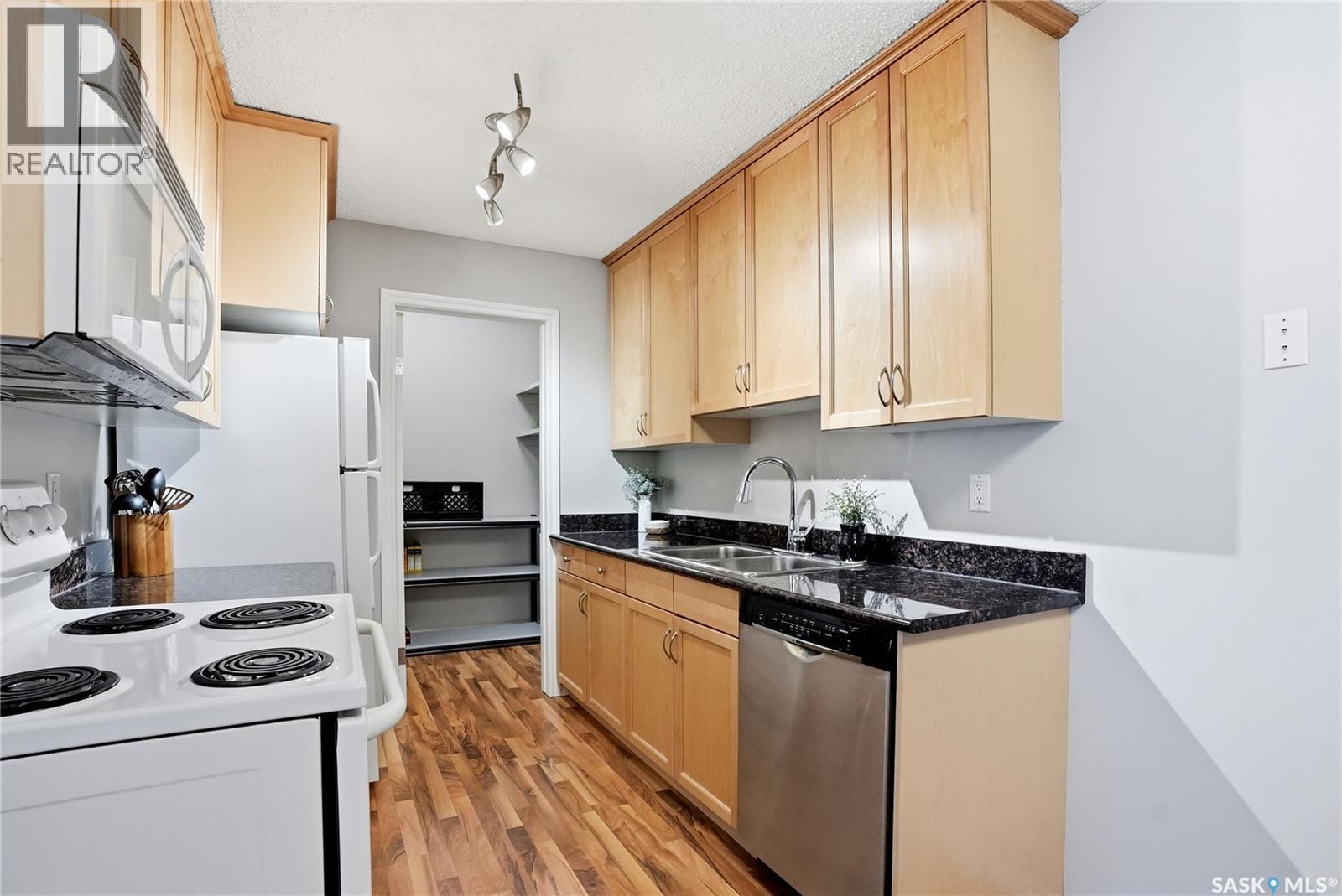 #307G 1121 McKercher DRIVE - 8