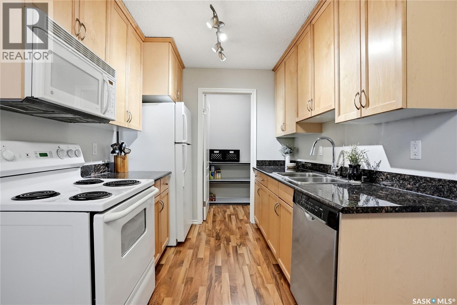 #307G 1121 McKercher DRIVE - 9