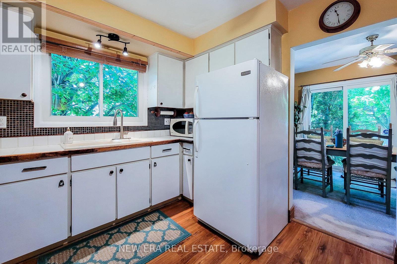 1 GREENWOOD AVENUE - 22
