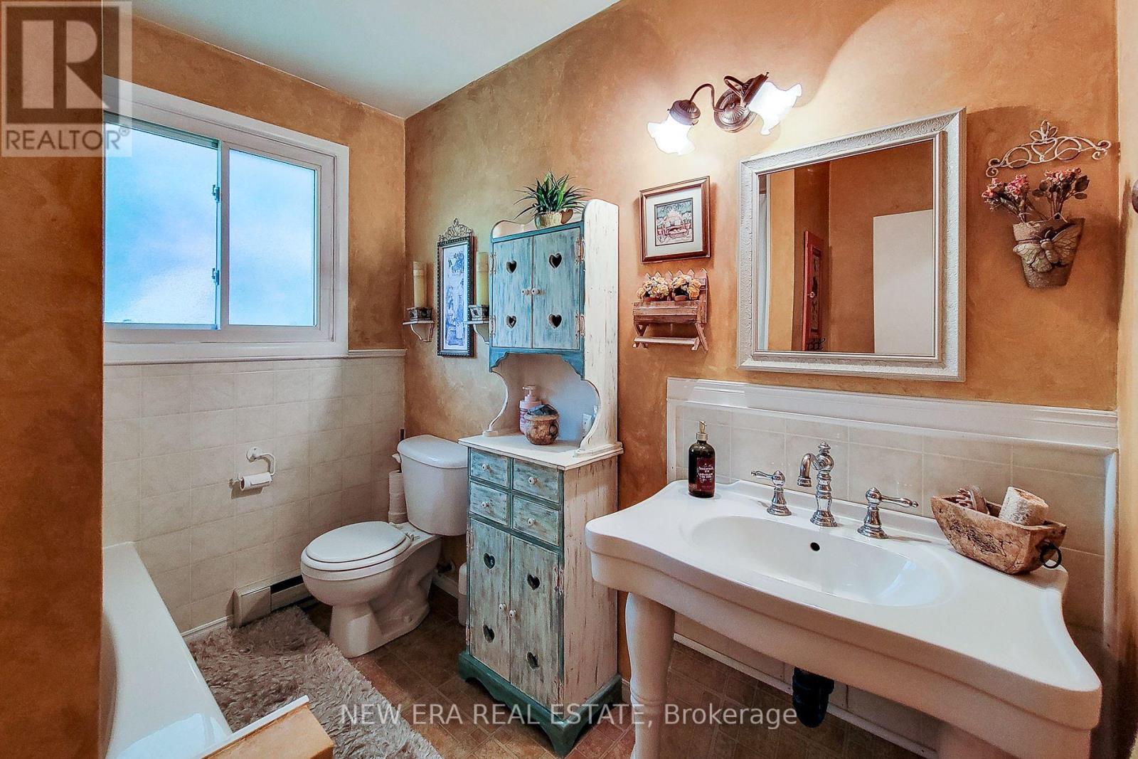 1 GREENWOOD AVENUE - 30