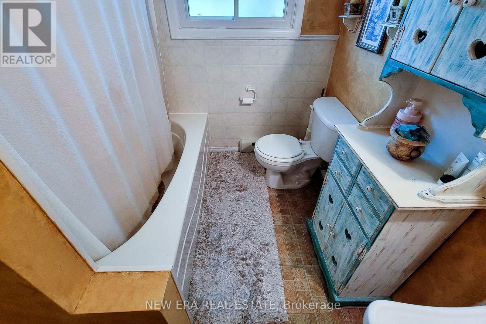 1 GREENWOOD AVENUE - 31