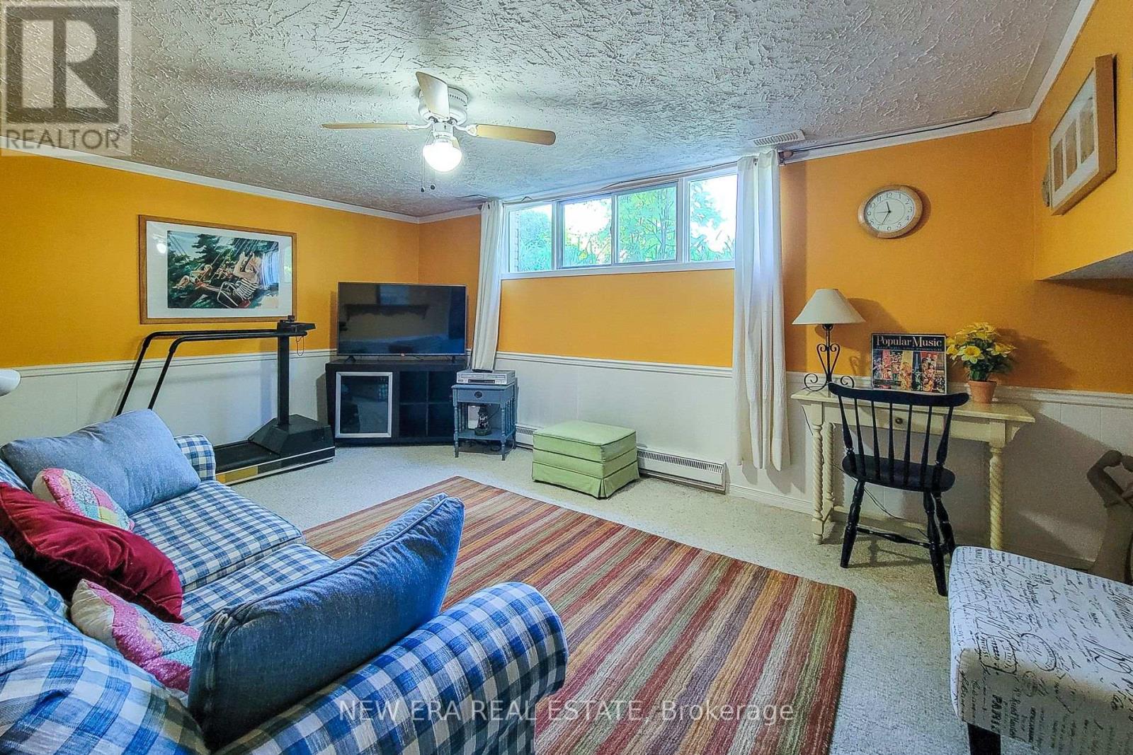 1 GREENWOOD AVENUE - 35