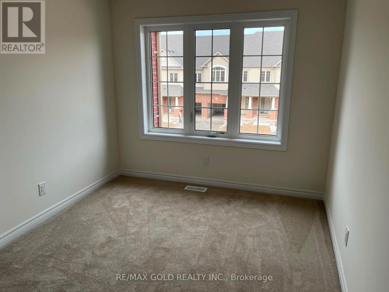 90 GRASSBOURNE AVENUE - 10