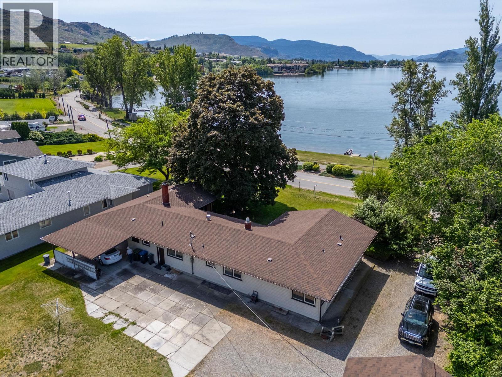 5231 Lakeshore Drive, Osoyoos