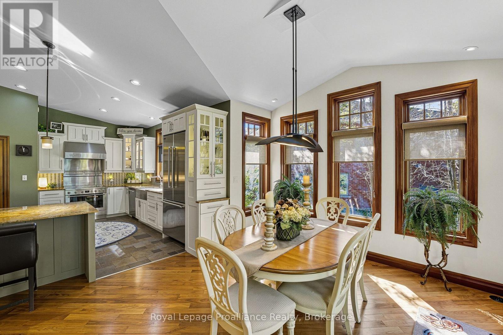 6 BIRCH COURT - 11