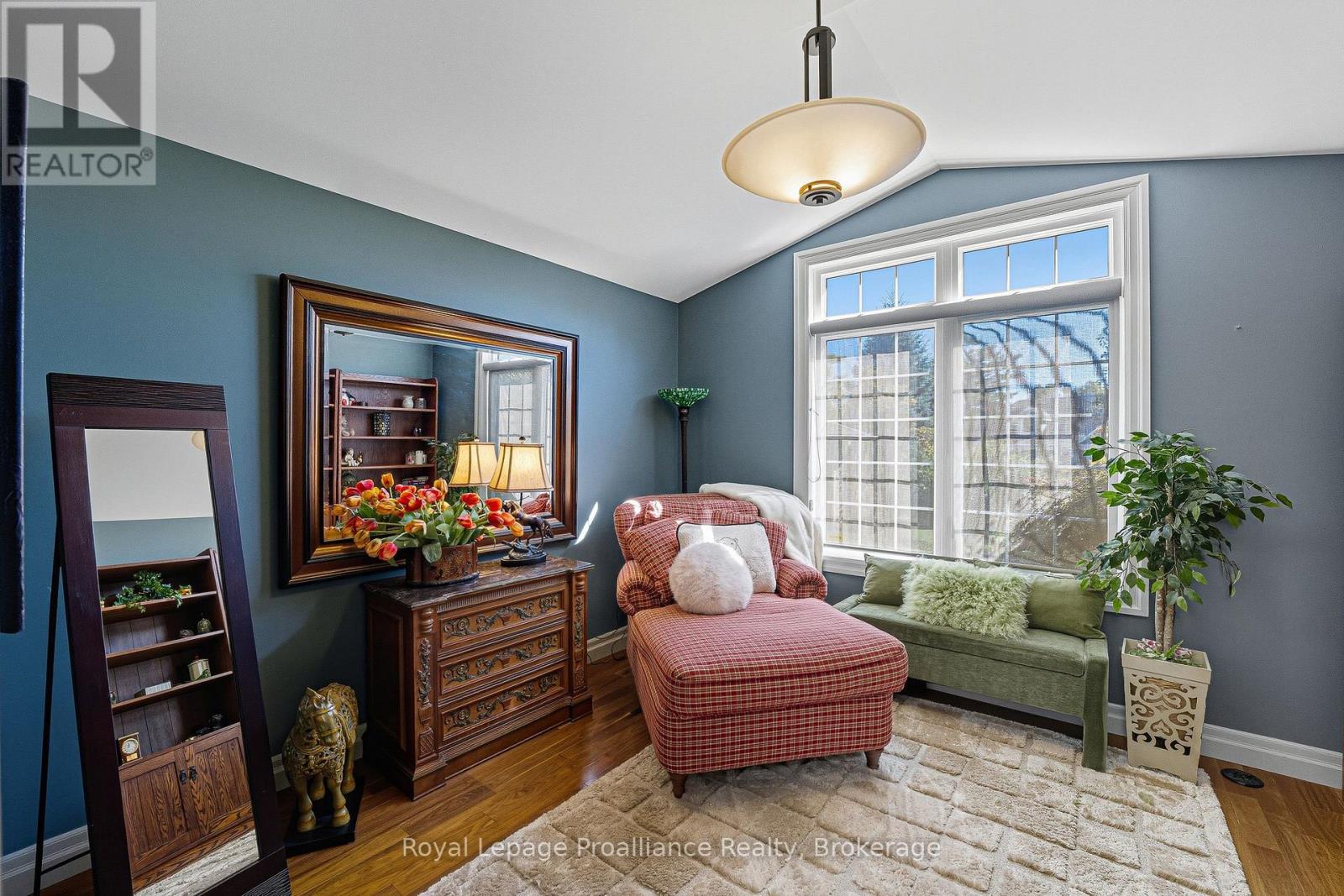 6 BIRCH COURT - 26