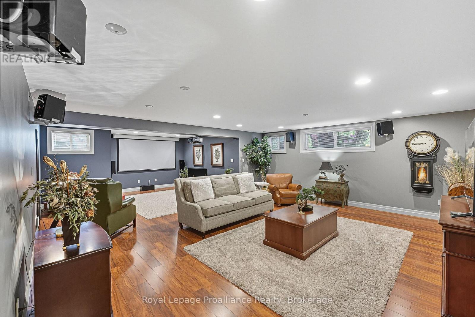 6 BIRCH COURT - 32
