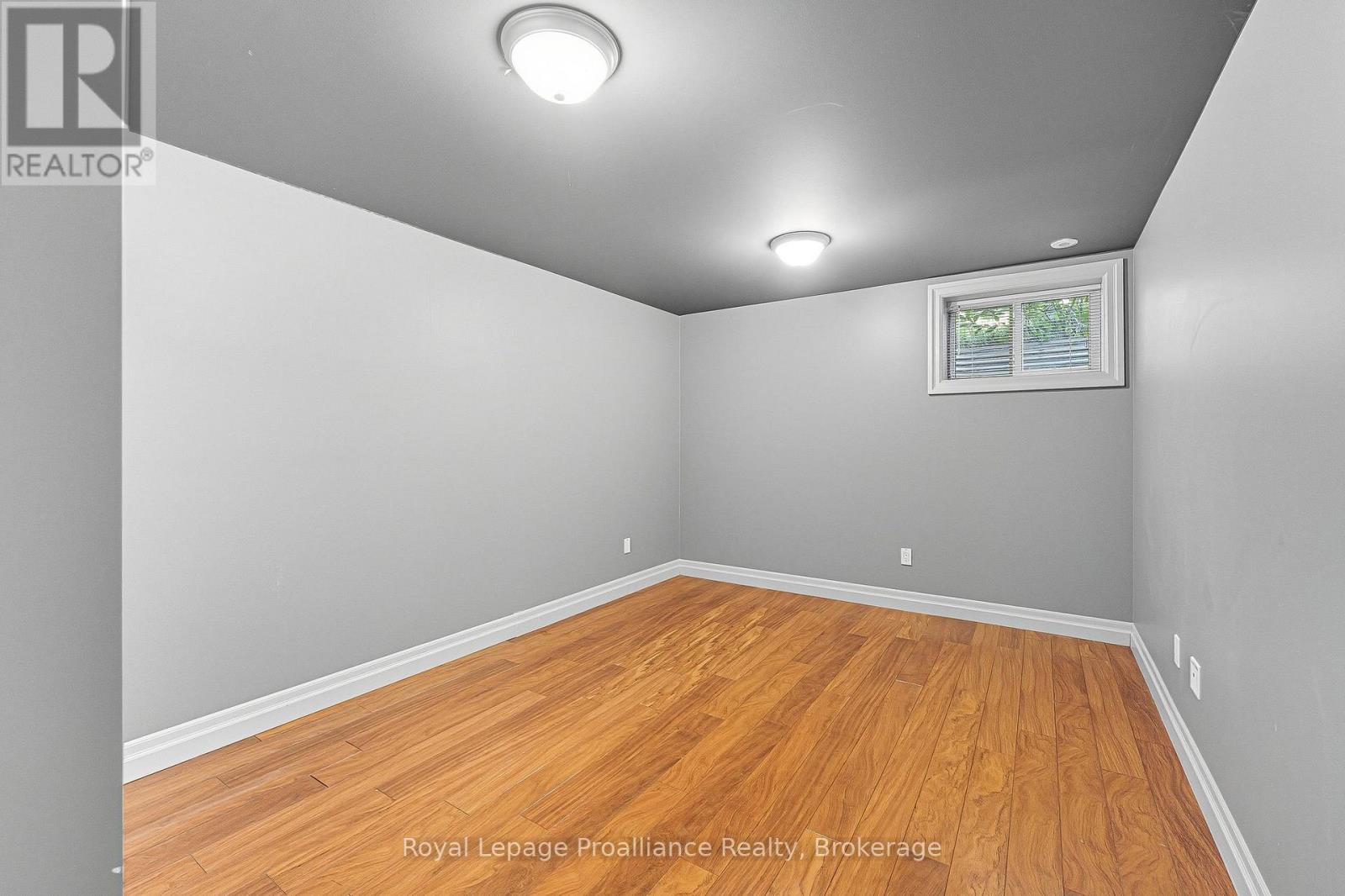 6 BIRCH COURT - 36