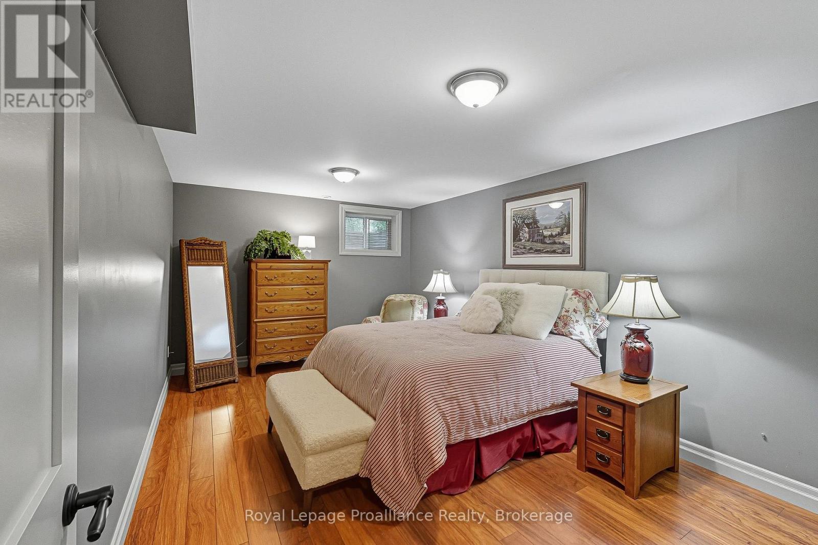 6 BIRCH COURT - 37