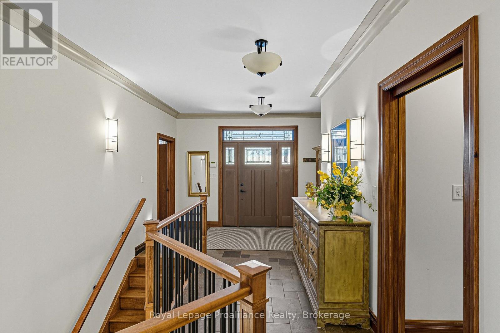 6 BIRCH COURT - 6