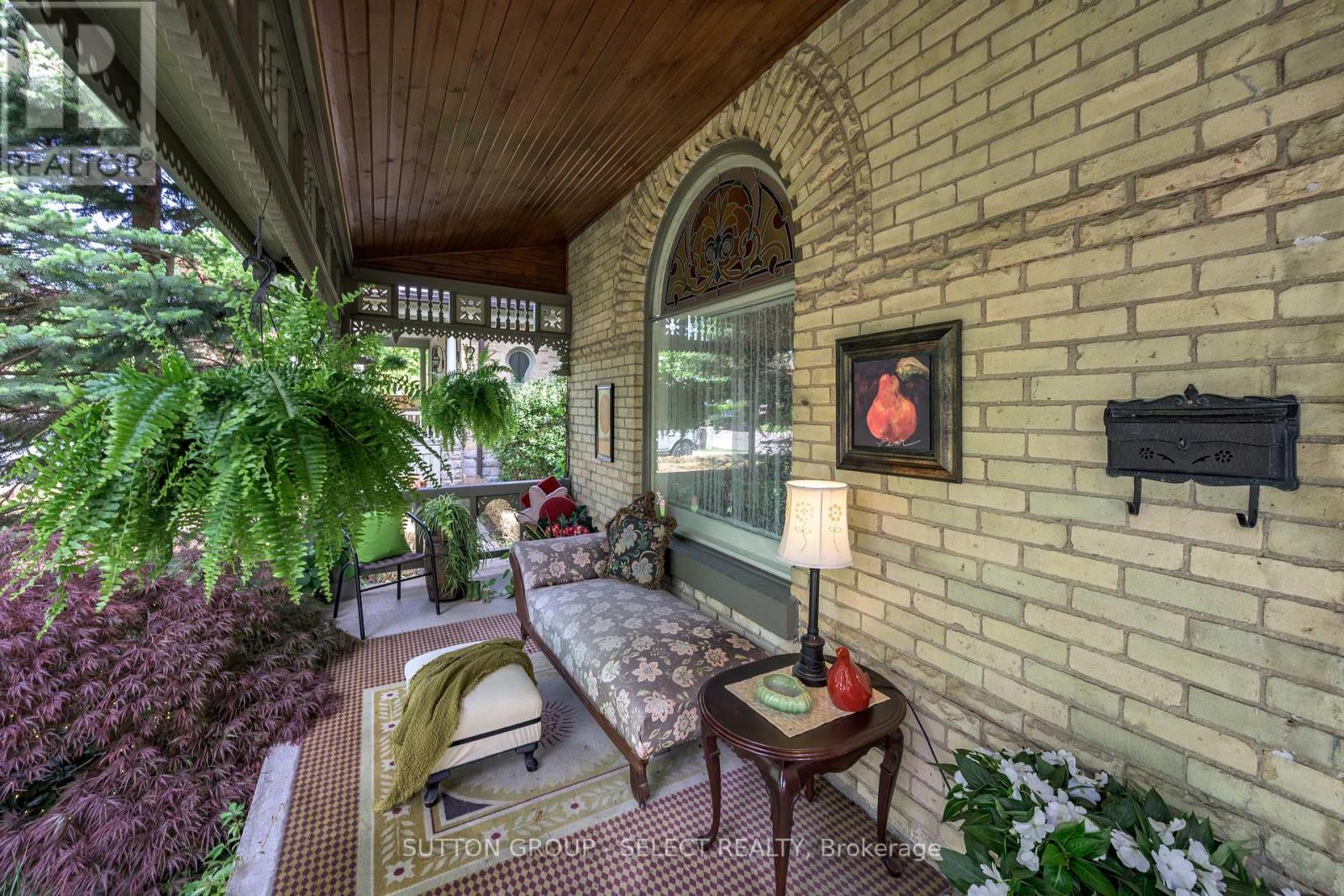 804 MAITLAND STREET - Image 2