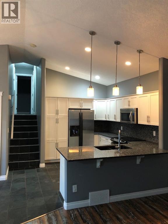8453 102 Avenue - 4