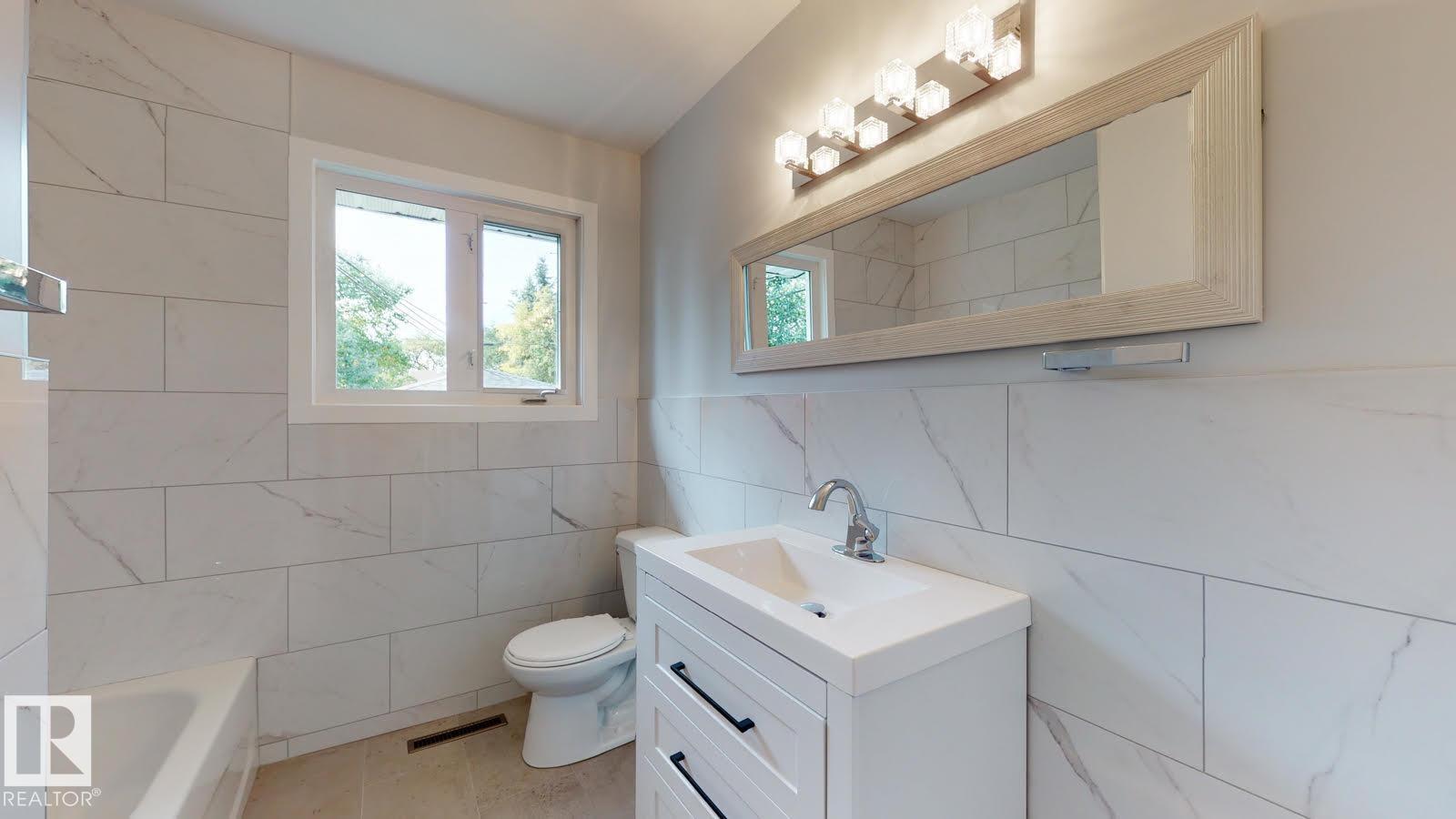 11744 135 ST NW - 10