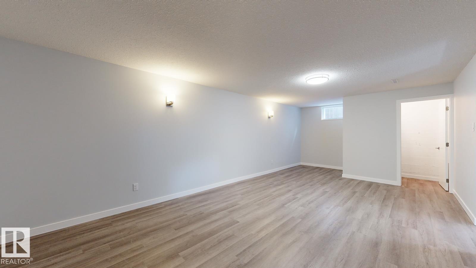 11744 135 ST NW - 18