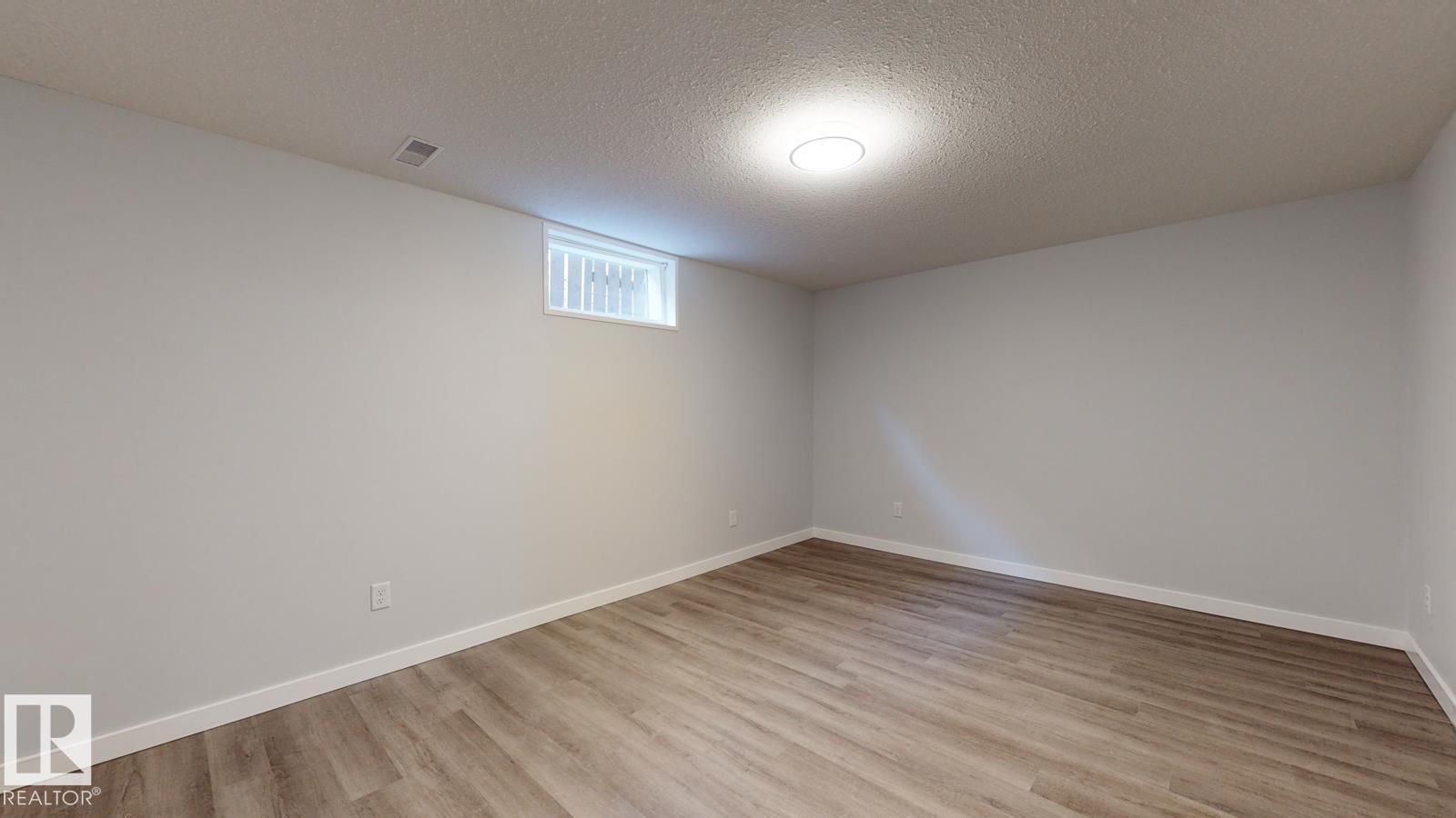 11744 135 ST NW - 19