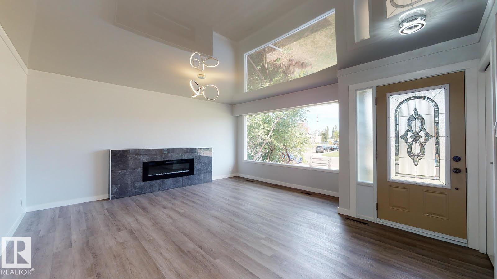 11744 135 ST NW - 4