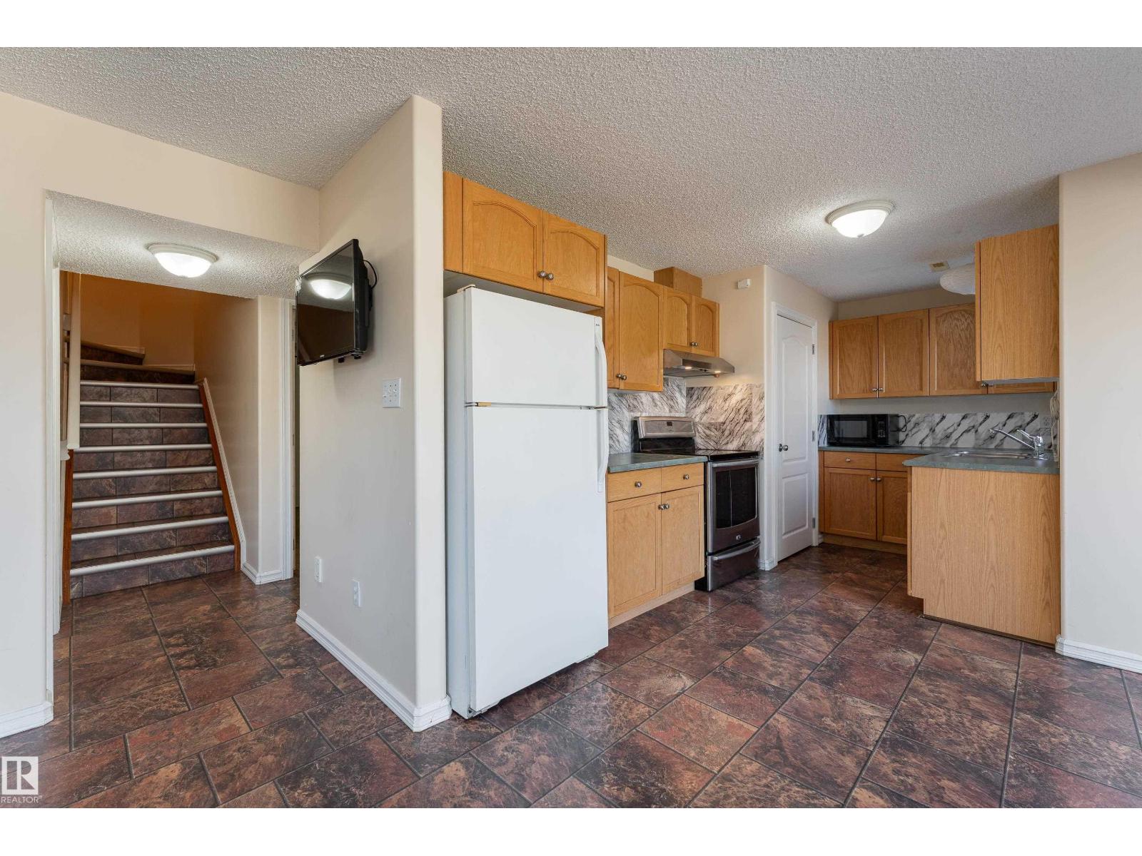 1044 BARNES WY SW - 42
