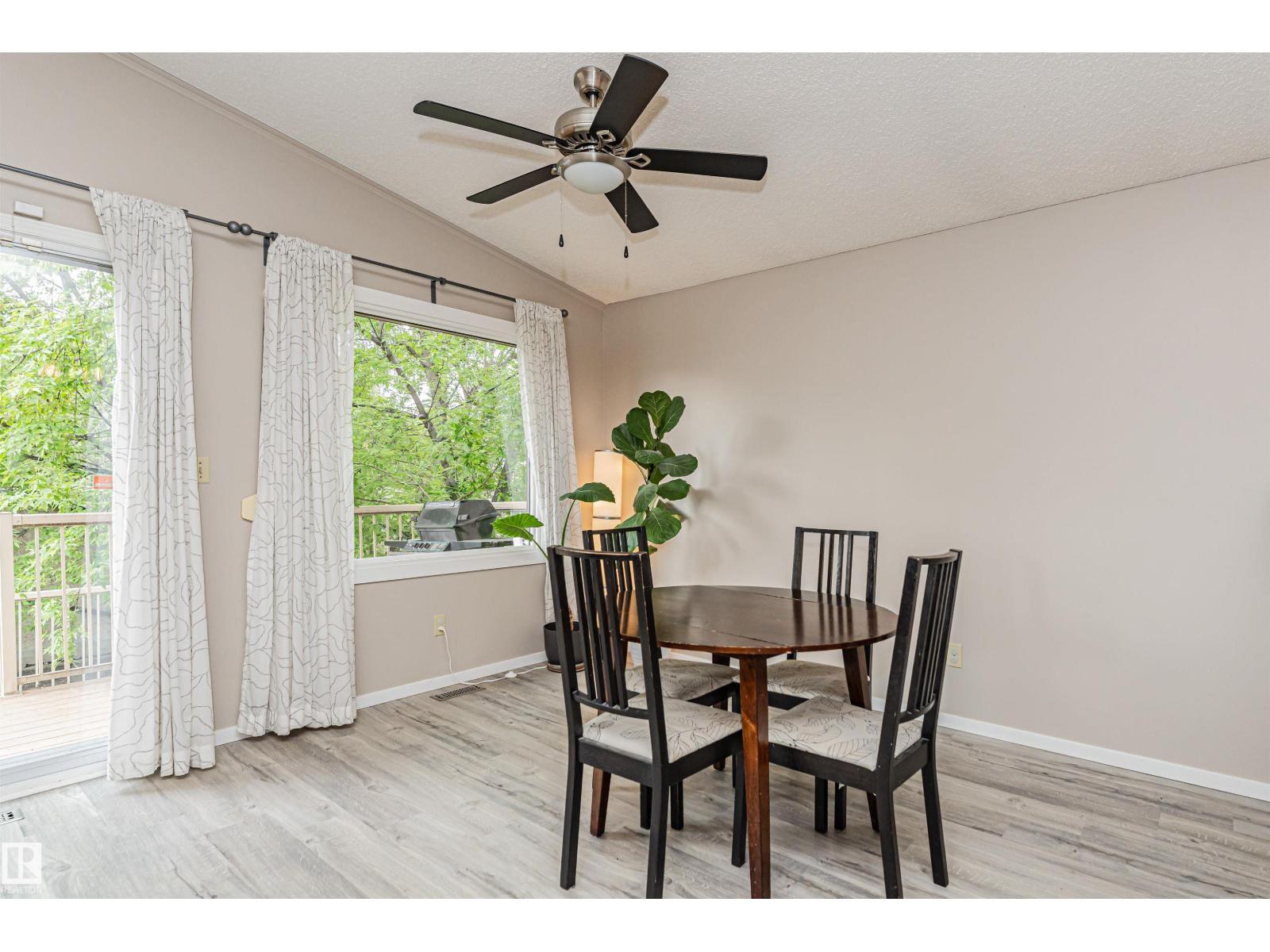 11013 81 AV NW - 15
