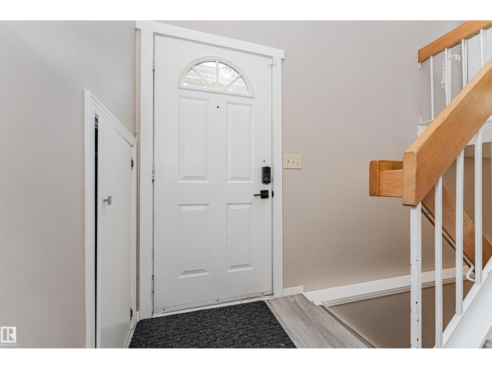 11013 81 AV NW - Image 2