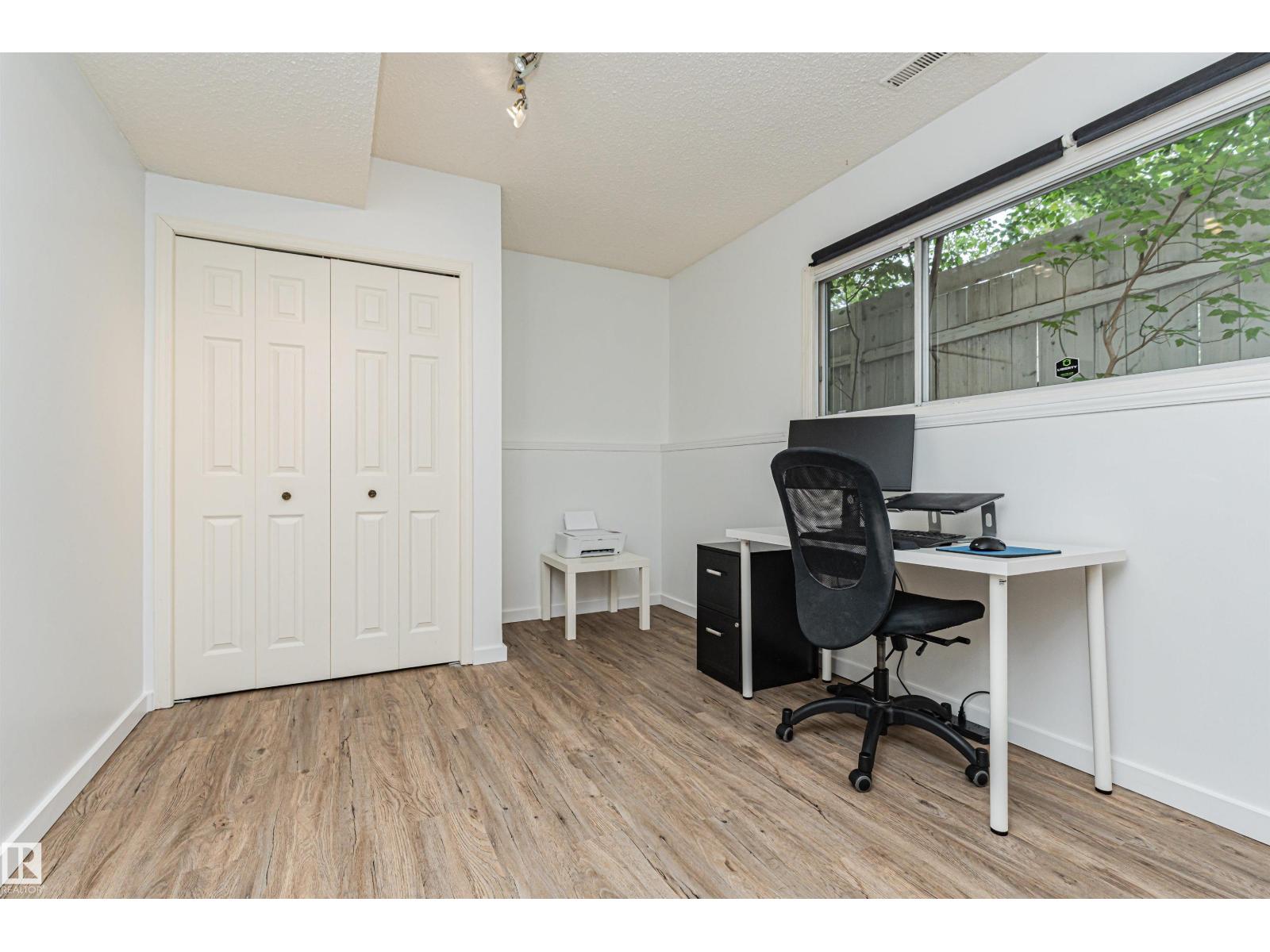 11013 81 AV NW - 32