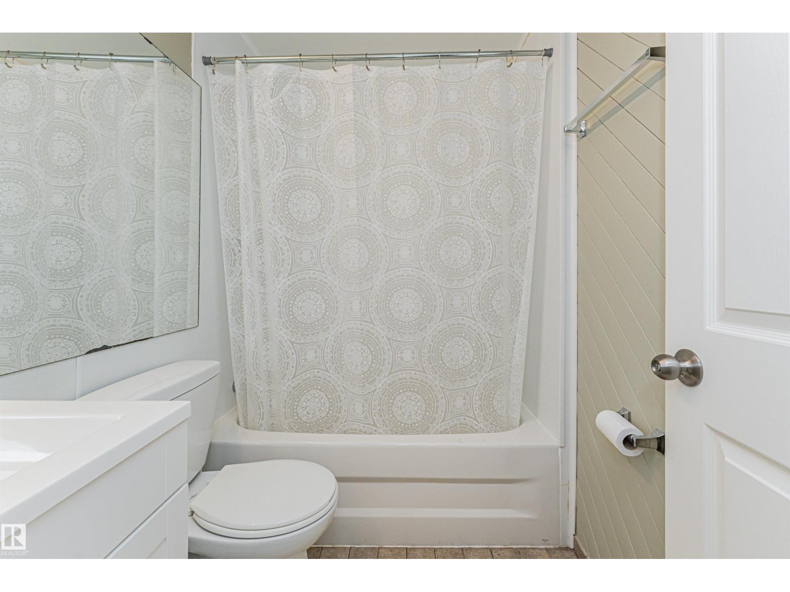 11013 81 AV NW - 38