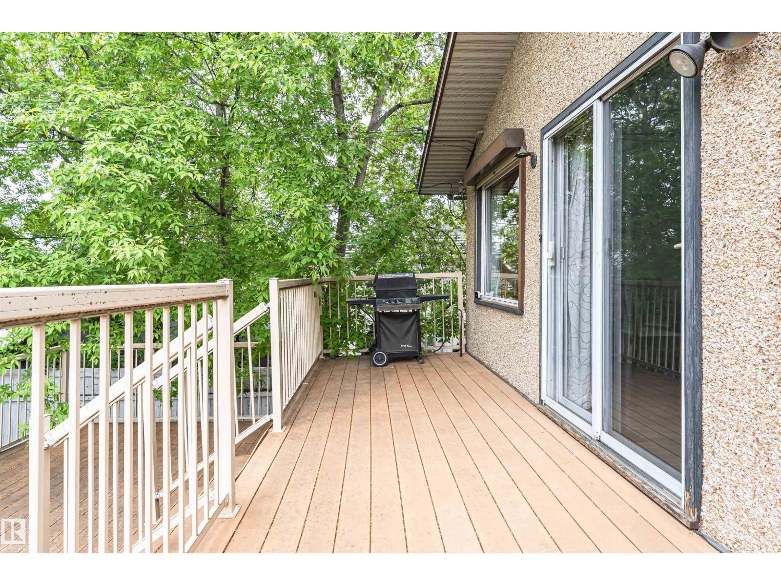11013 81 AV NW - 43
