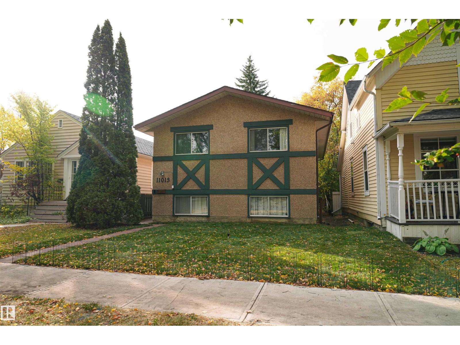 11013 81 AV NW - 51
