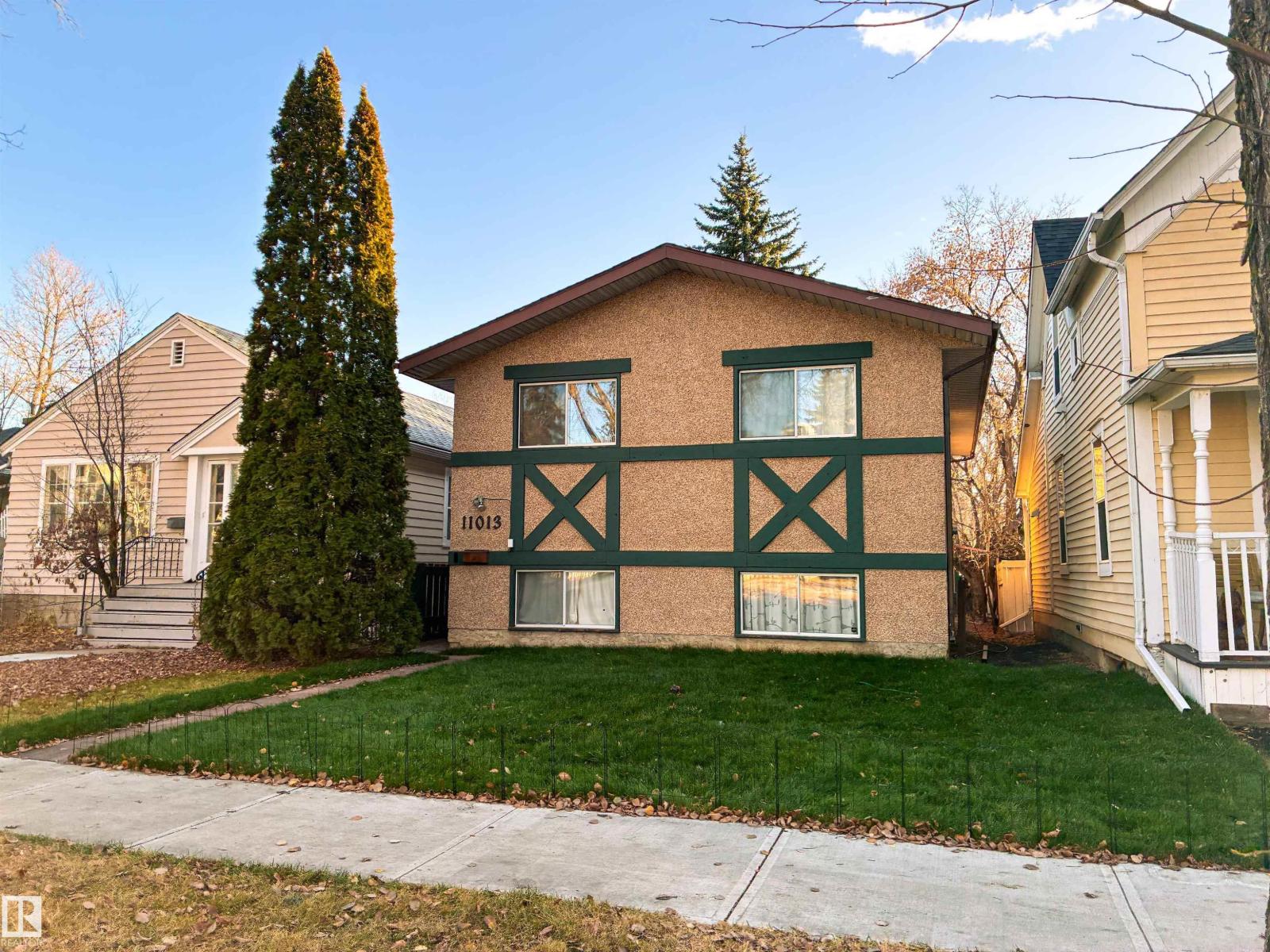 11013 81 AV NW - 53
