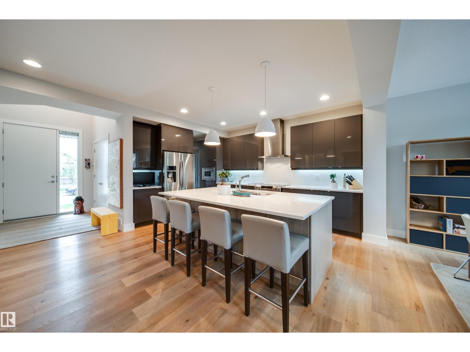 10823 67 AV NW - 10