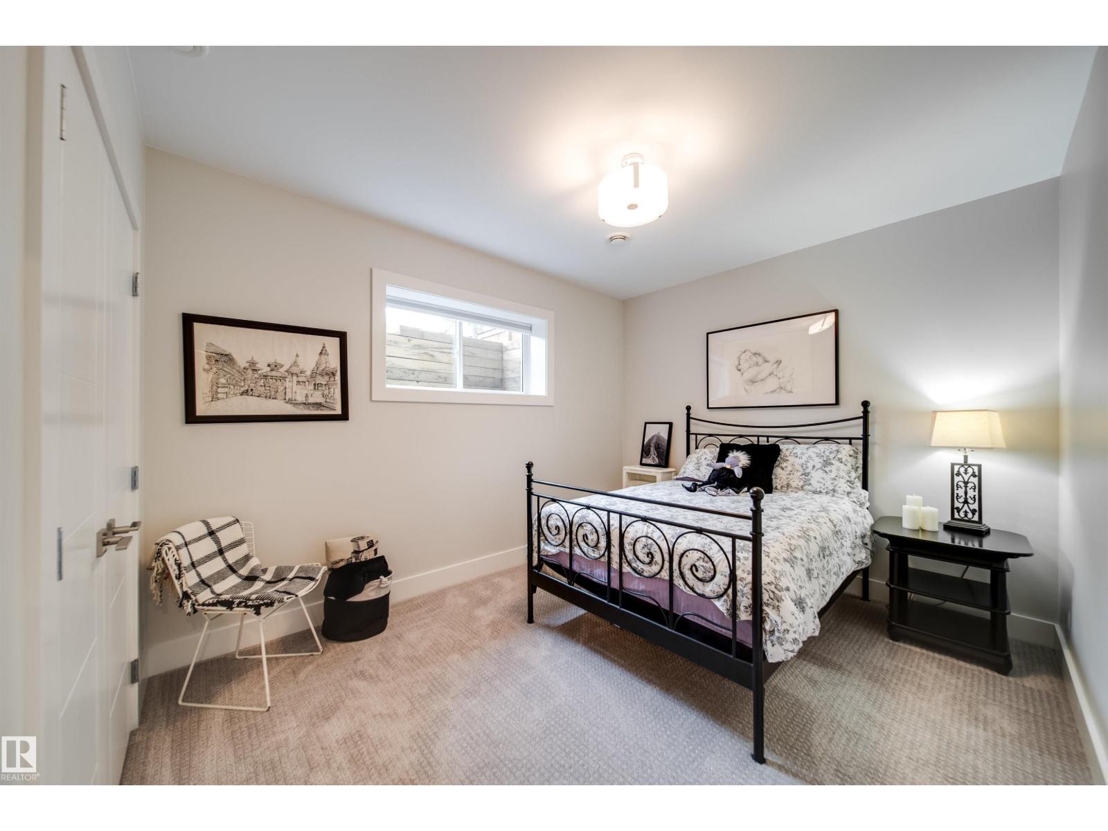 10823 67 AV NW - 32