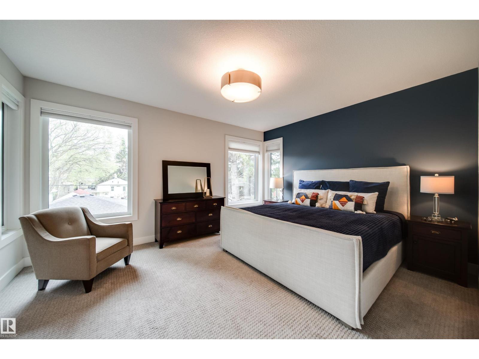 10823 67 AV NW - 41