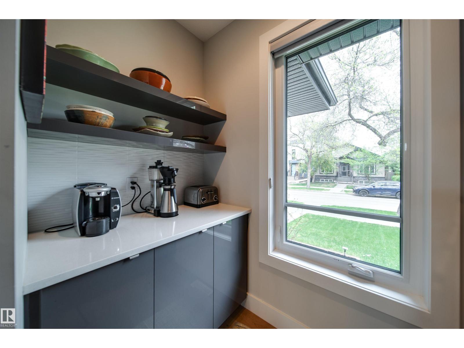 10823 67 AV NW - 14