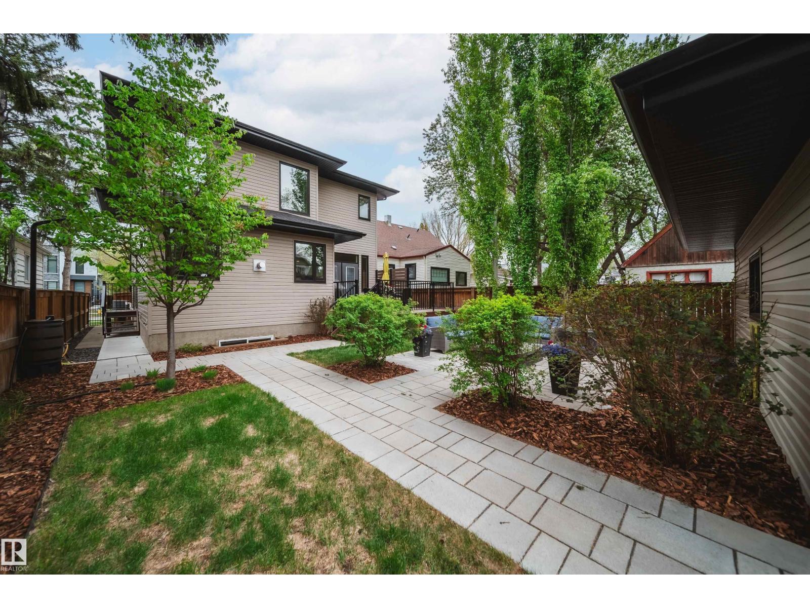 10823 67 AV NW - 47