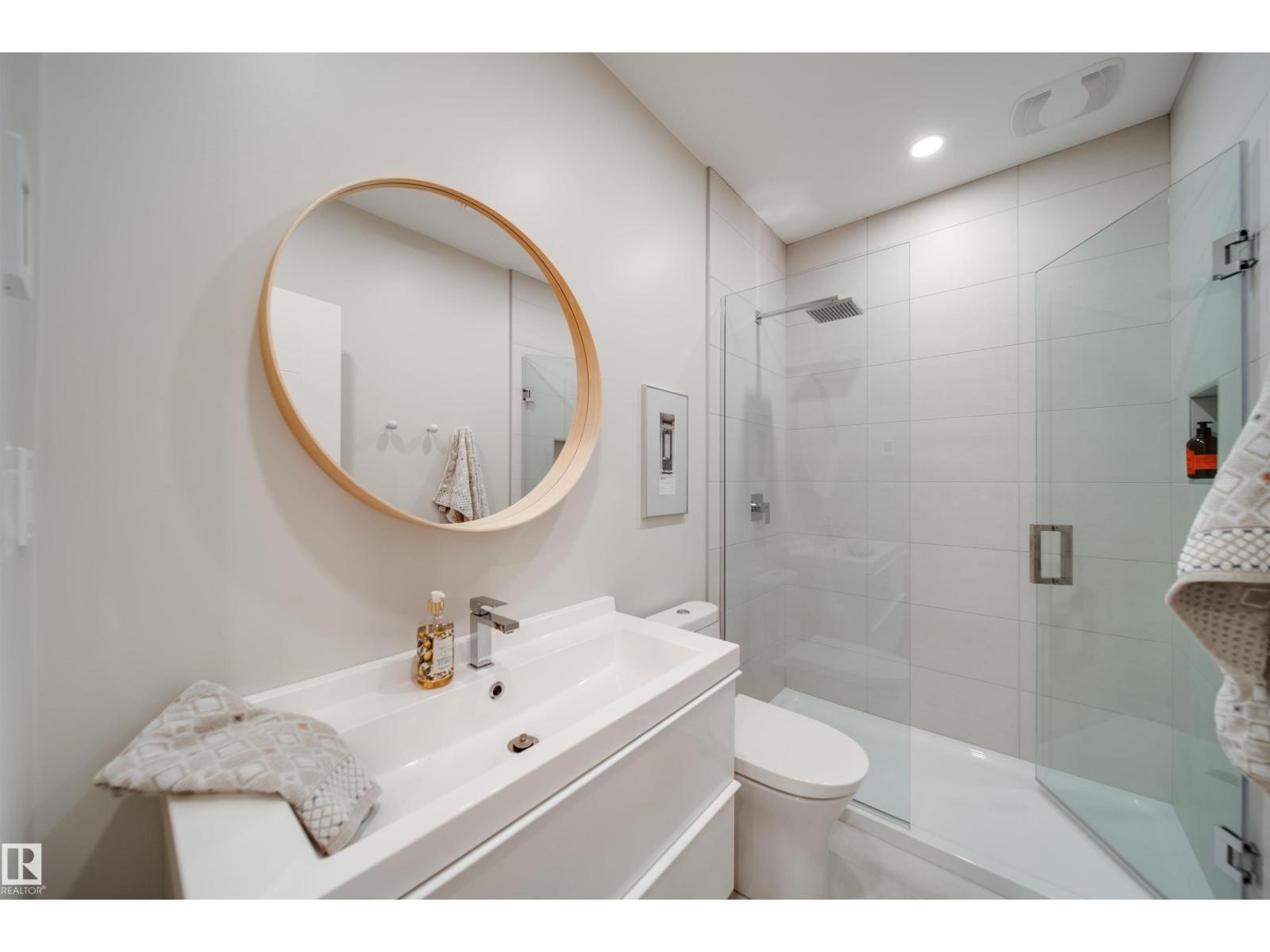 10823 67 AV NW - 31