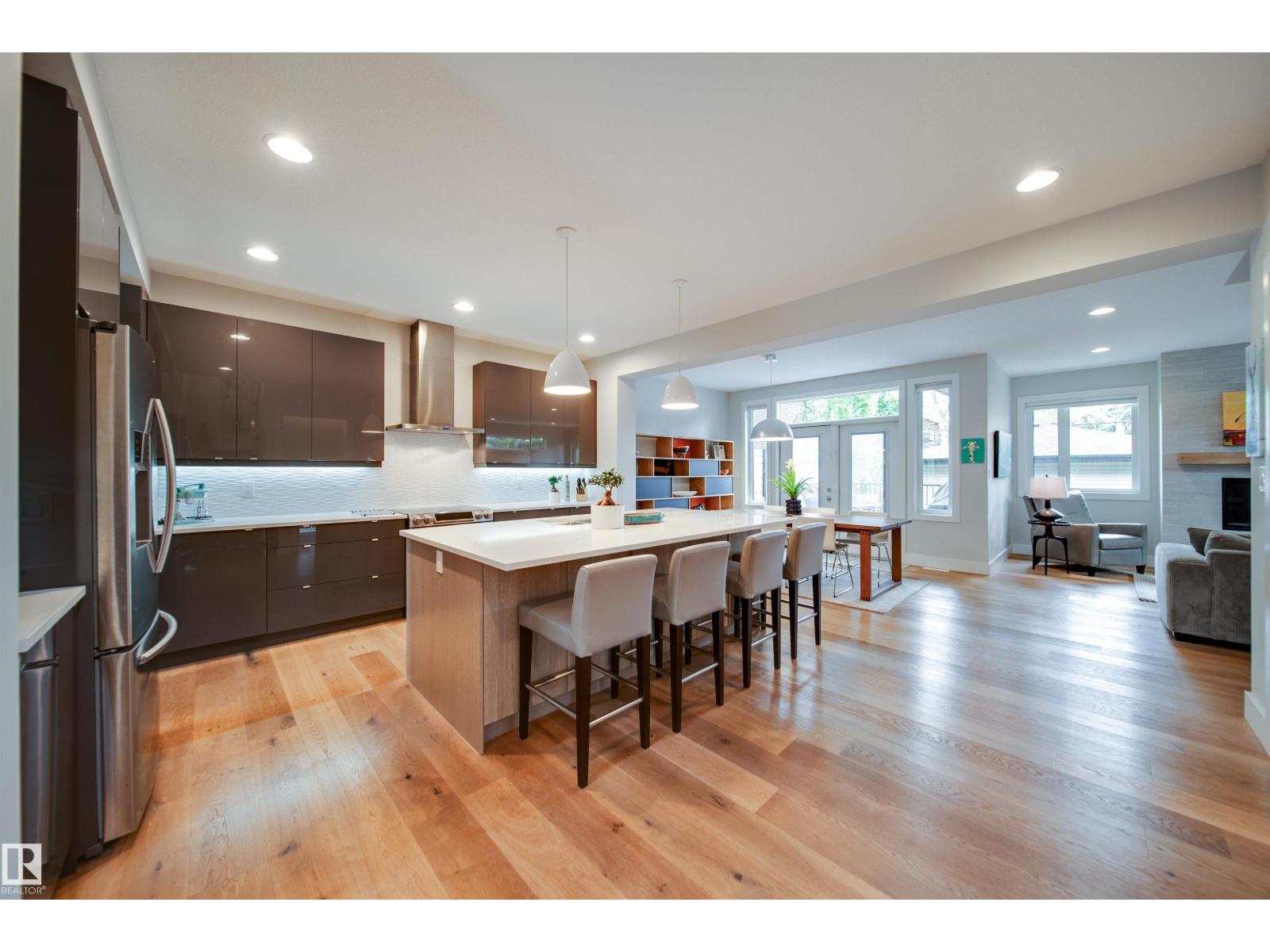 10823 67 AV NW - 8
