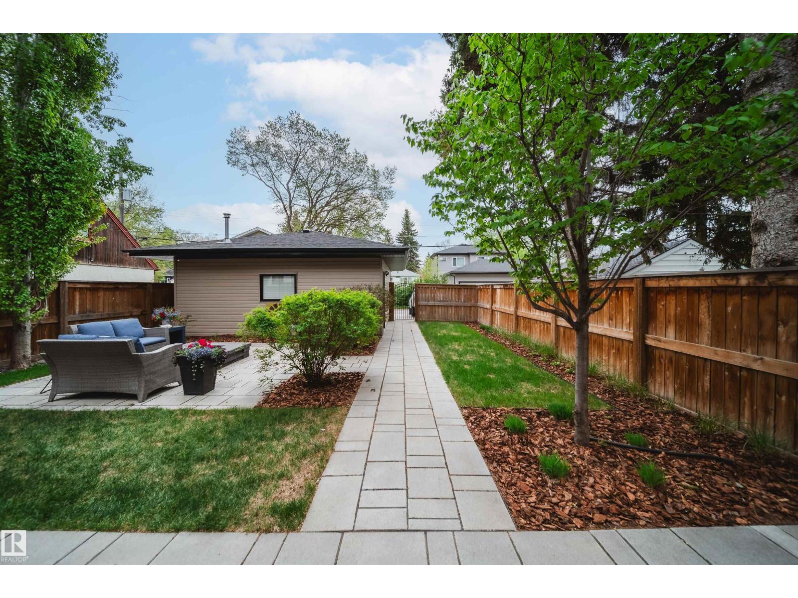 10823 67 AV NW - 48