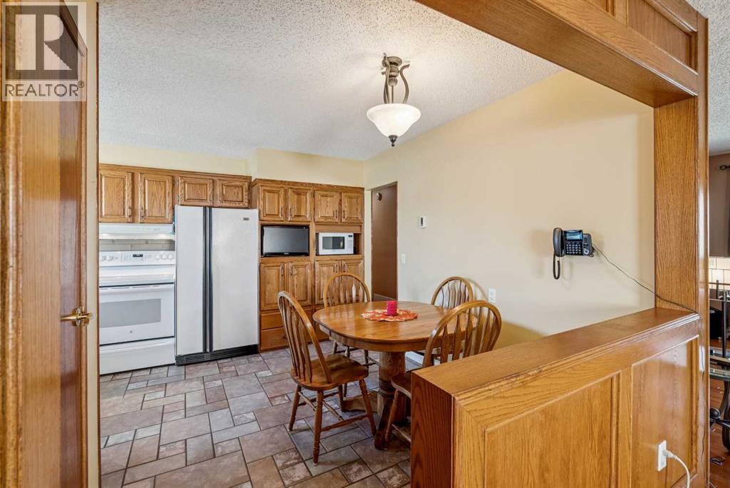 320 Whiteview Road NE - 9