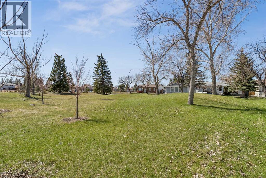 320 Whiteview Road NE - 46