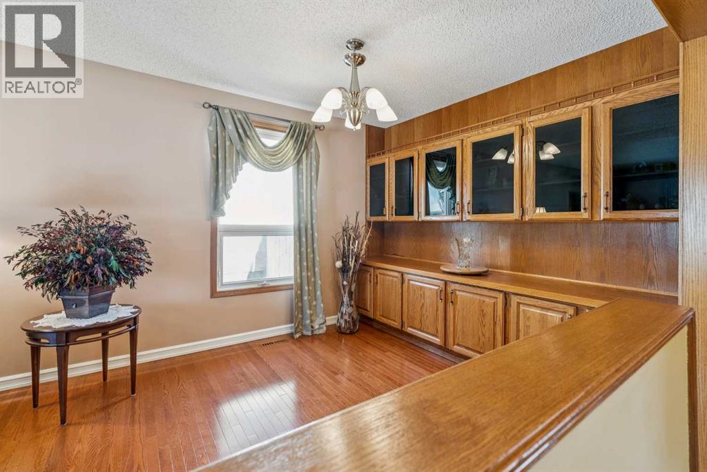 320 Whiteview Road NE - 8
