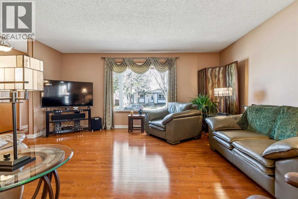 320 Whiteview Road NE - 6