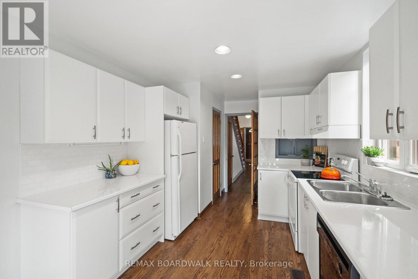 90 STEWART STREET - 13
