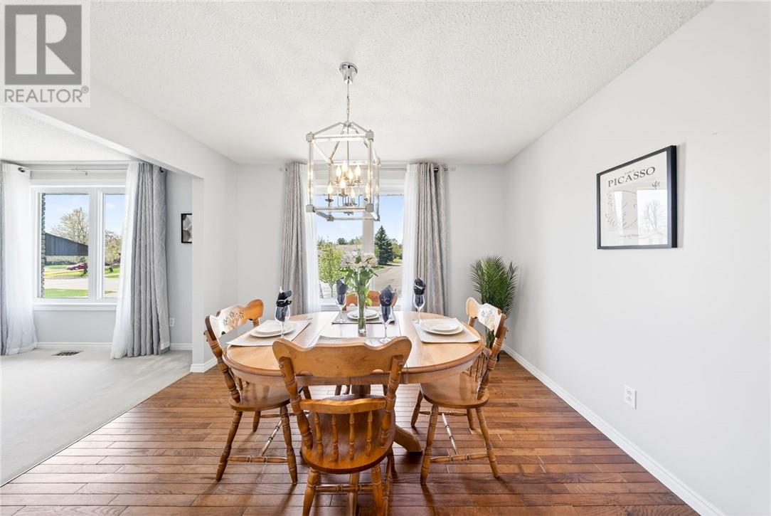 1858 Covewood - 16