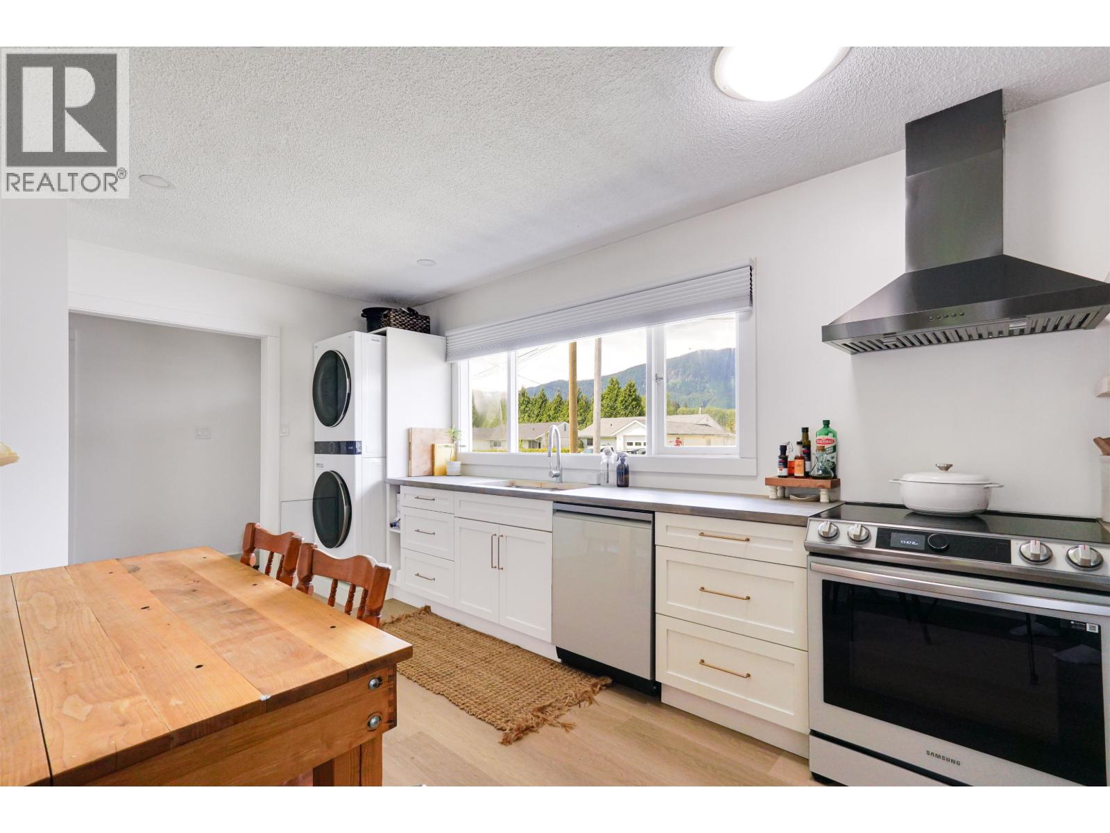 81 CHILKO STREET - 4
