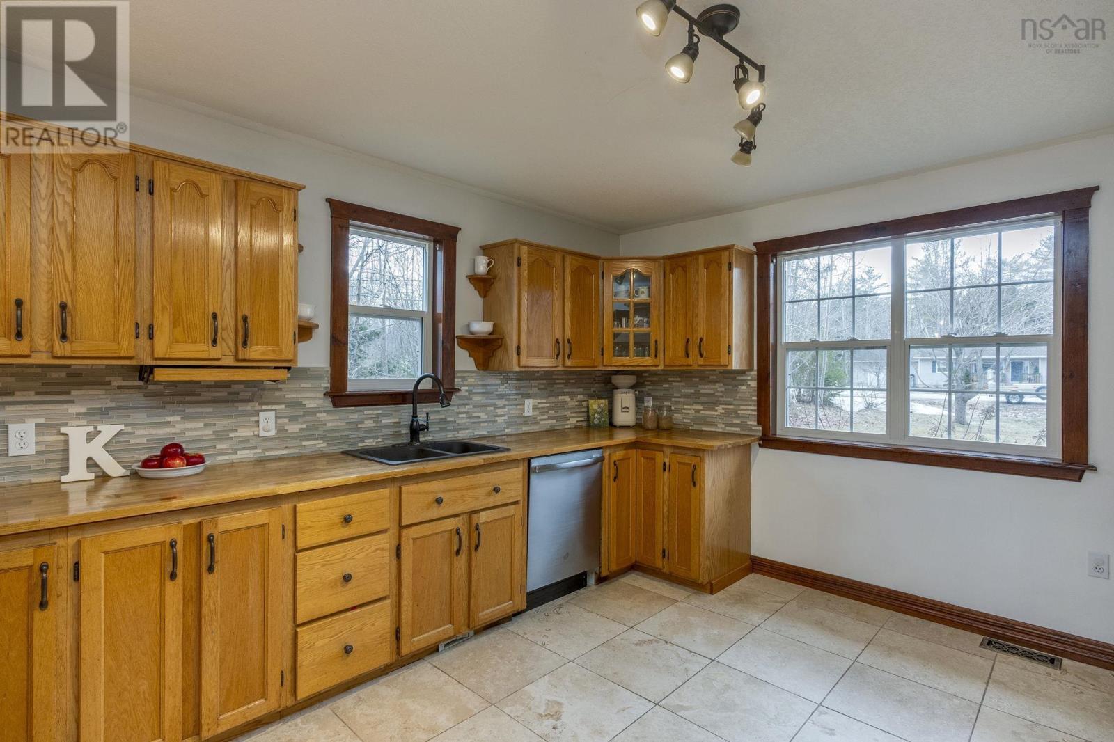 29 Robie Avenue - 10