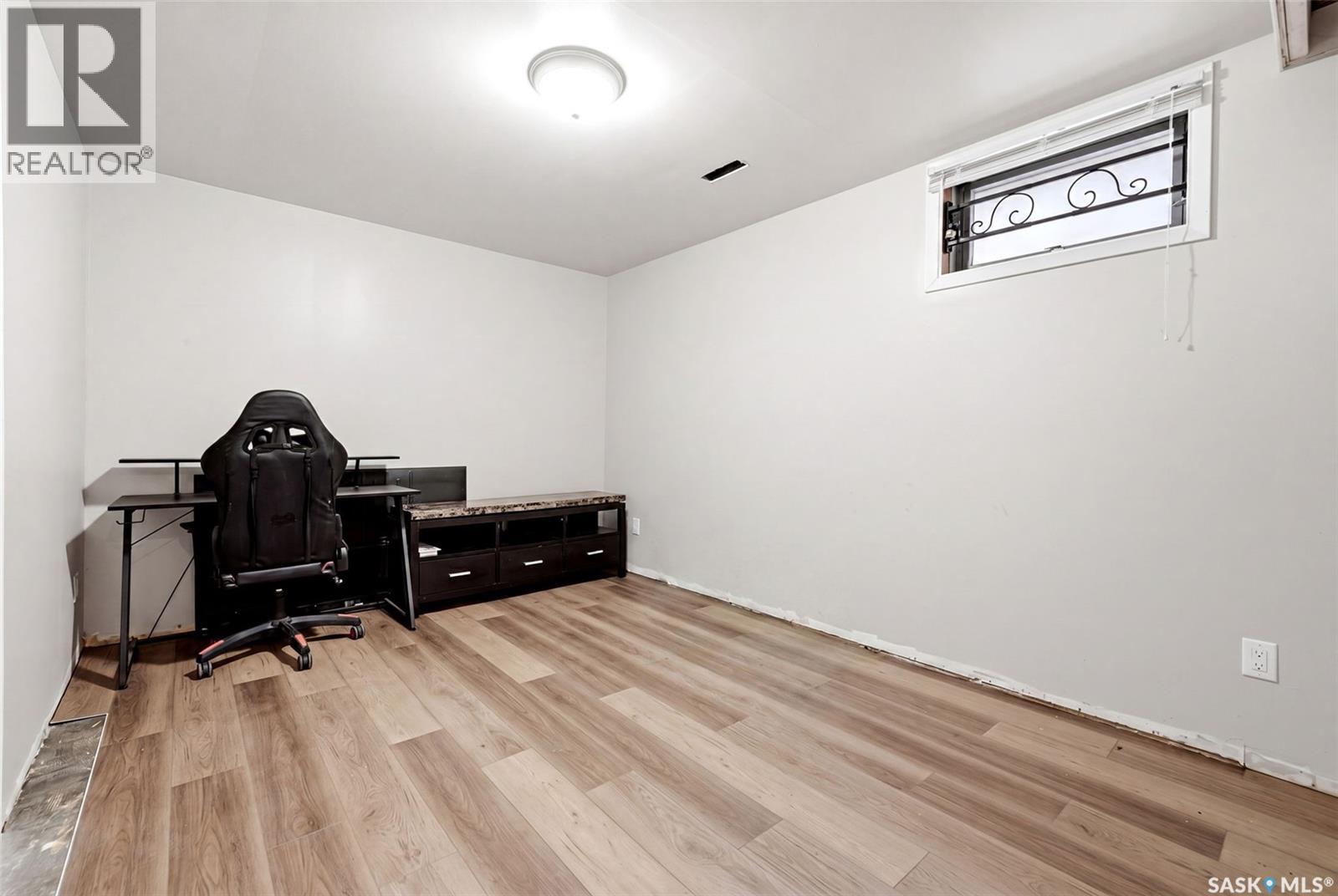 3231 Retallack STREET - 26