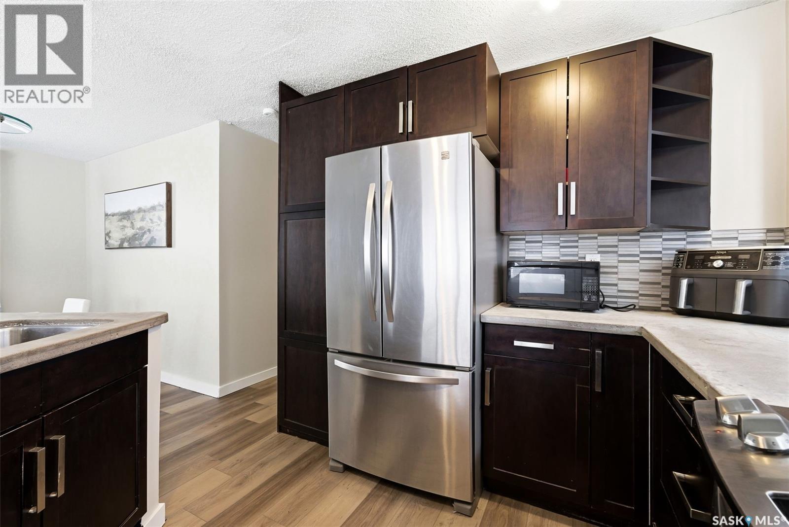 3231 Retallack STREET - 10