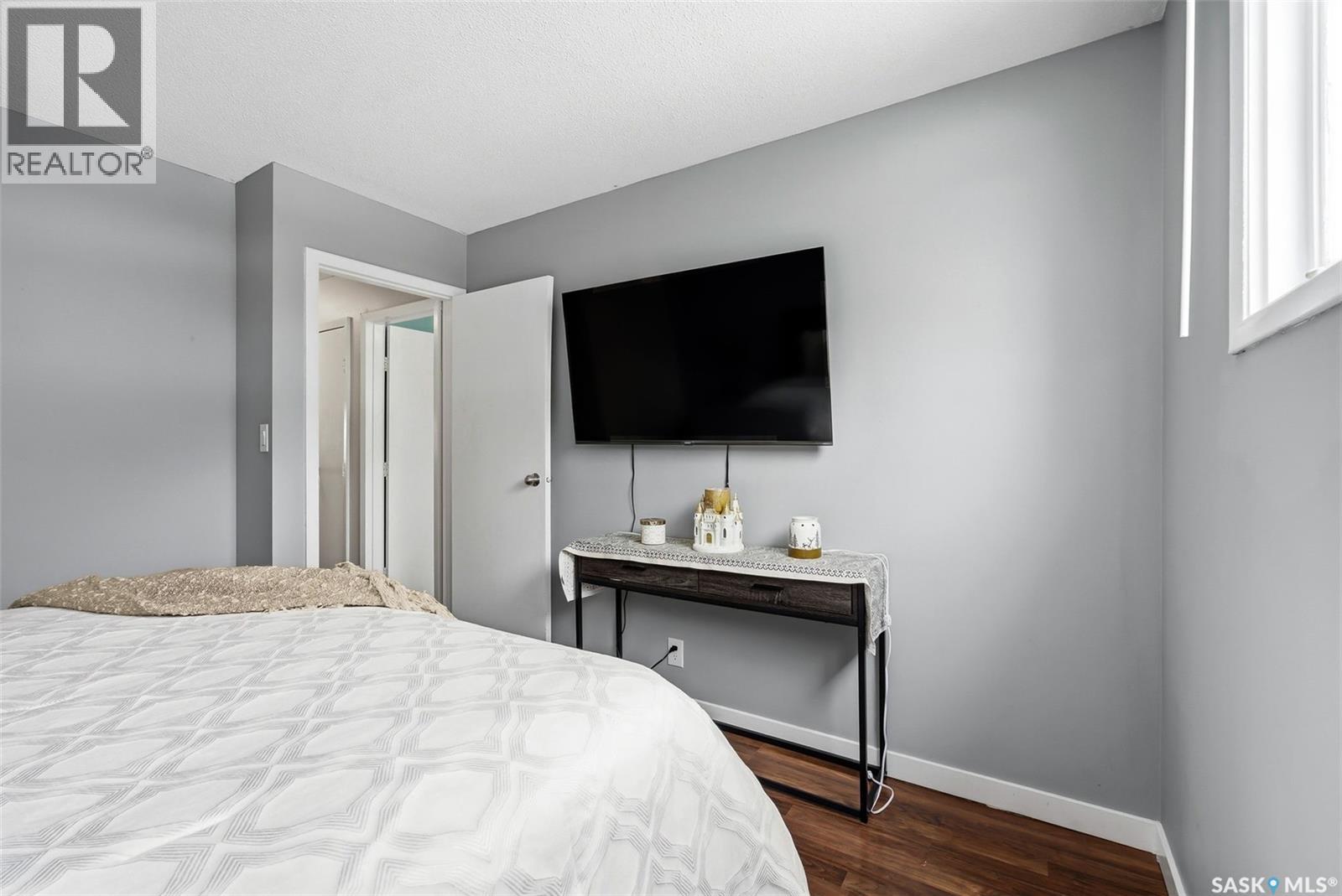 3231 Retallack STREET - 14