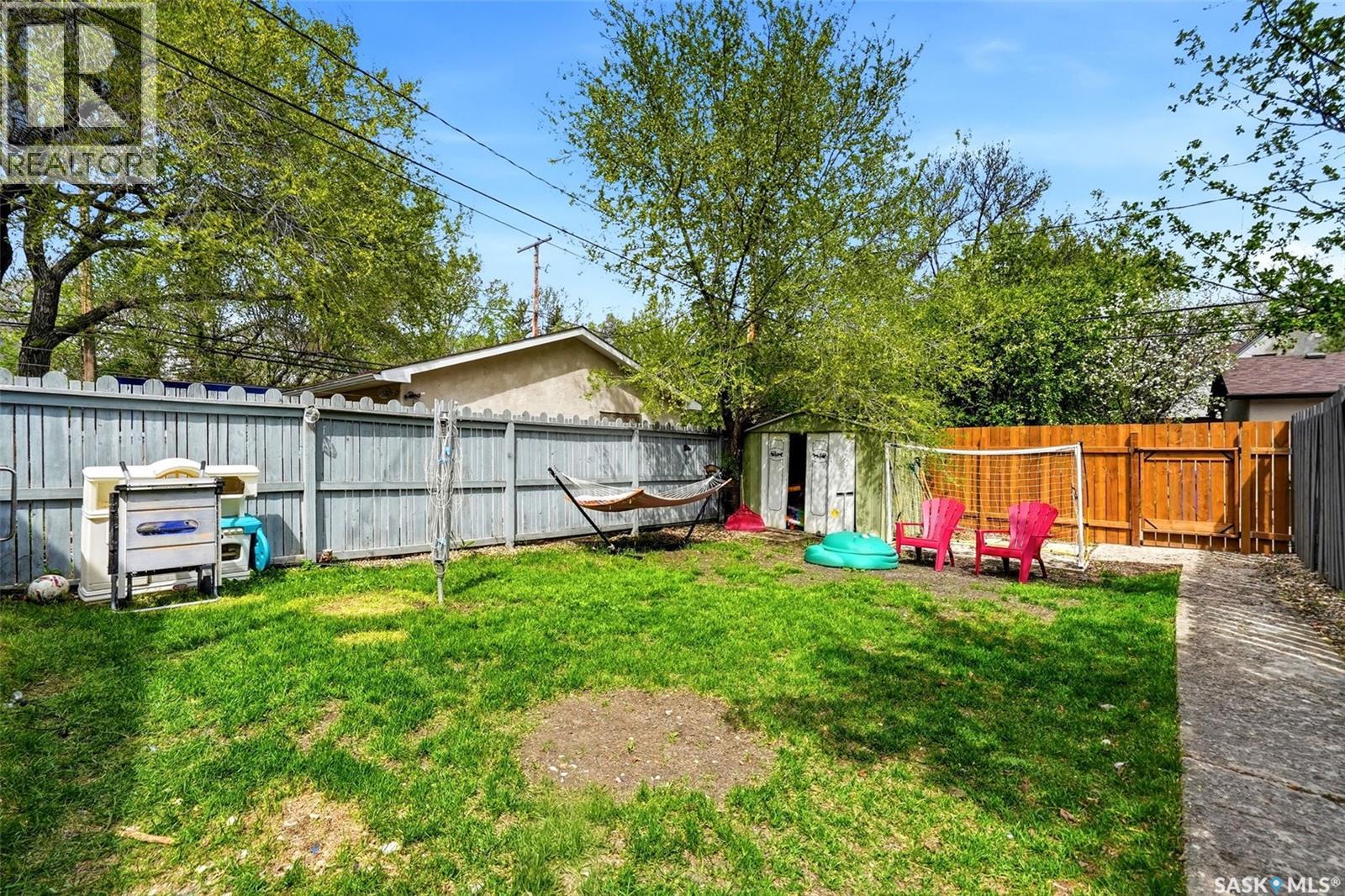 3231 Retallack STREET - 28