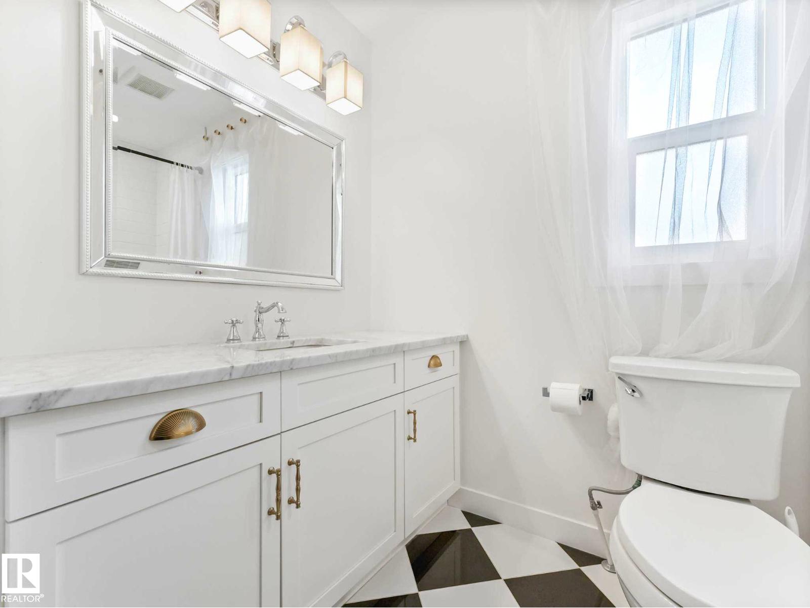 6420 106 ST NW - 24
